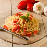 špagety s olivovým olejem